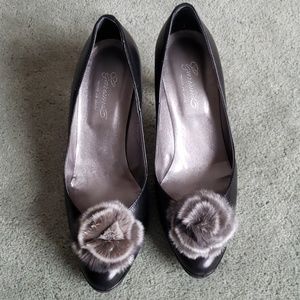 EUC Carisma black leather pumps w/ gray fur poms